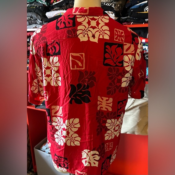 ONE PAPAYA Made in Hawaii Patterned Red Button Down Shirt X Size : Large - Picture 3 of 4